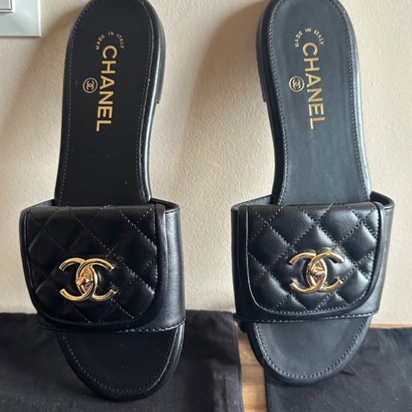 Chanel Agneau Mules - Picture 2 of 6